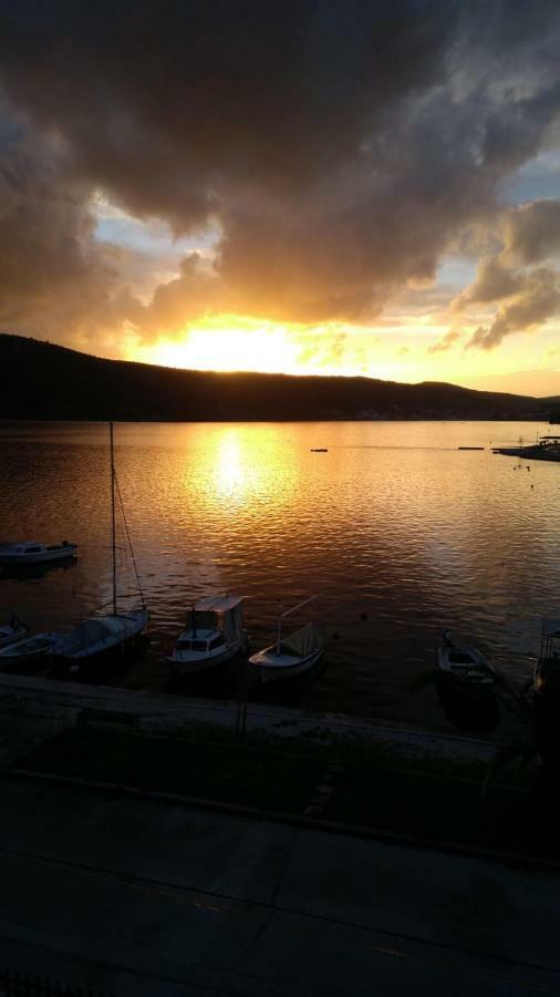 Sea View Apartment Sunrise Poljica & Blue Lagoon Rent A Boat 외부 사진